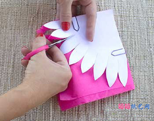 纸艺花朵个性糖果包装制作教程
