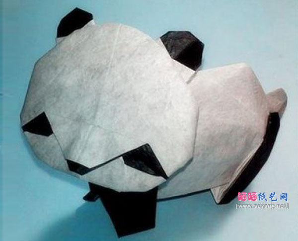 实拍折纸教程胖乎乎的大熊猫的折法