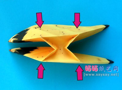 逼真又简单的折纸香蕉折法实拍教程