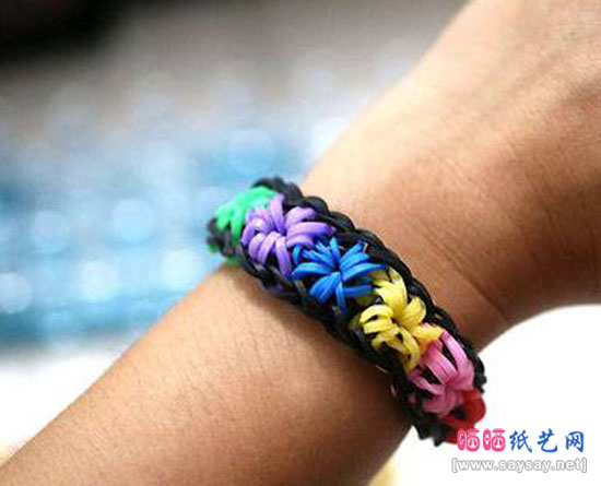 Rainbow Loom DIY制作漂亮的五彩星光手链图文教程：怎么编五彩星光手链