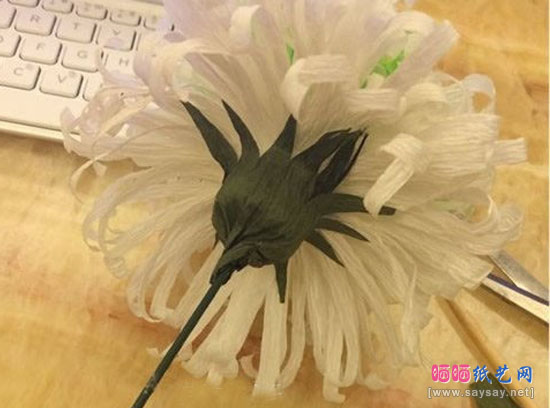 重阳节DIY皱纹纸制作漂亮菊花-WWW.SAYSAY.NET