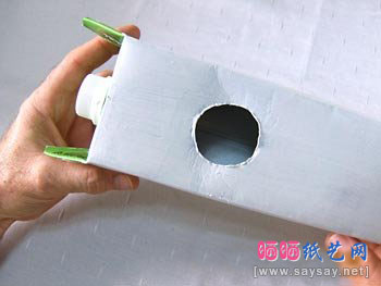 牛奶盒DIY制作小鸟装饰屋步骤1-www.saybb.net